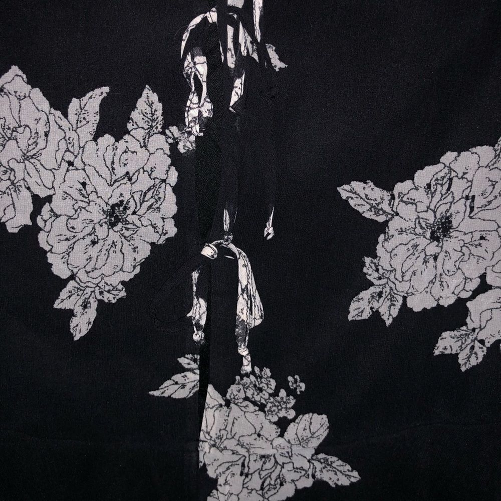Black Floral Print Long Sleeve Dress - Picture 10 of 11